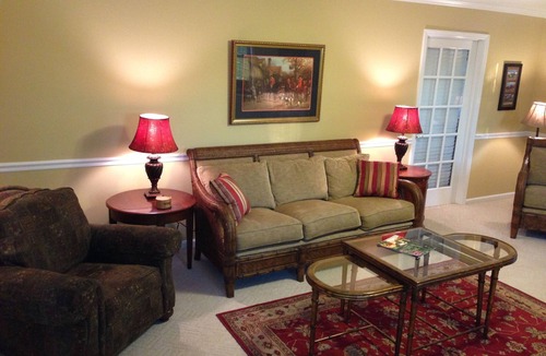 Lexington House | 1.7 miles to KY Horse Park premise ID 12268400-2