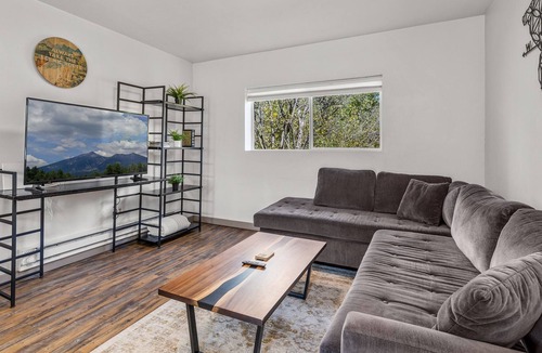 Coconino Estates Cottage | 1 bdrm Guesthouse close to Snowbowl!