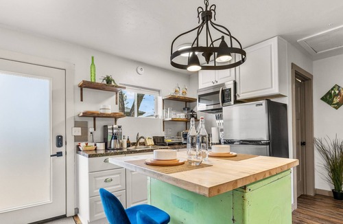 Coconino Estates Cottage | 1 bdrm Guesthouse close to Snowbowl!