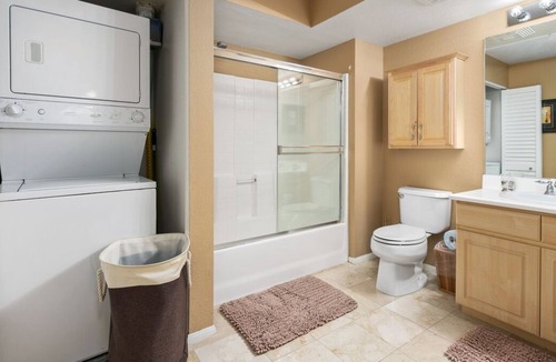 Porta D'italia Condo | 1 bedroom in Little Italy