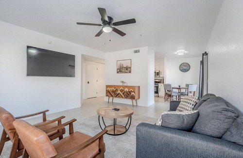 Villages of Green Valley House | 1 BR Townhome + pool access