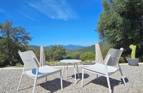 Olmiccia Apartment | 1 Double Room 2 pers, Residence Casa Pian d'Olmo/Double Room - L'Albitru