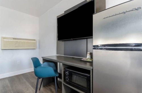 Madera Apartment | 1 King Bed|Nsmk, Kitchen