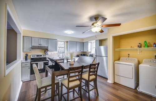 Bayview Apartment | < 1 Mi to Beach! Quaint Norfolk Duplex w/Yard