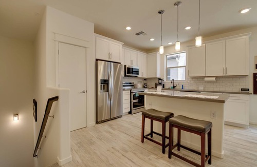 Chandler Condo | 1 Mi to Intel Campus! Chandler Townhome w/Pools