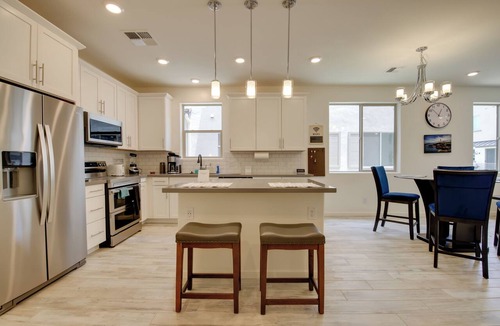 Chandler Condo | 1 Mi to Intel Campus! Chandler Townhome w/Pools