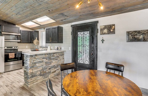 Red Bluff House | 1 Mi to Main St Eats! Single-Level Red Bluff Home
