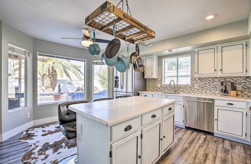 La Buena Vida House | 1 Mi to State Farm Stadium: Home w/Pool & Grill!