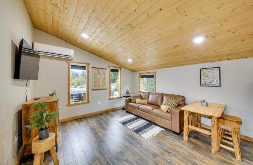 Troy House | 1 Mi to Waterfront Trails, Troy Home w/Hot Tub!