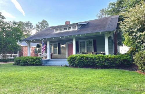 Summerville House | 1 mile from Masters! Updated 4/4.5 Craftsman House on the Hill!