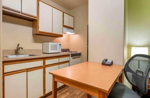 Indianapolis Apartment | 1 Queen Bed | Suite, Non-Smoking, Kitchen