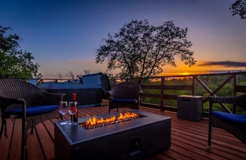 Oakhurst Villa | 10-acre Forest Villa, 20 miles from Yosemite South