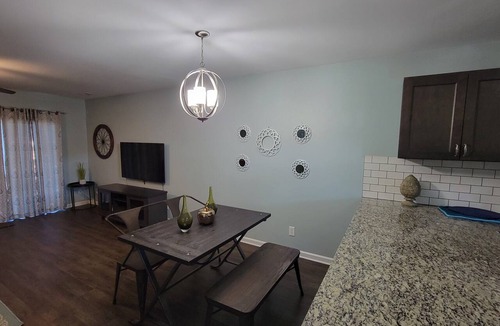 Peletier House | 10 mins to Emerald Isle, 2 bd 2.5 ba Townhouse