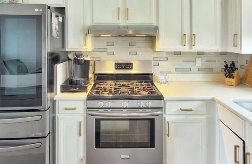 Cranston Apartment | 10 minutes from providence centrally located