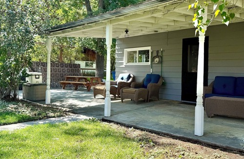 Logan House | 100 year old Montana Cottage!
