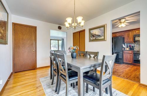 Worthington House | 11 Mi to Dtwn Columbus: Group Retreat w/Fire Pit!
