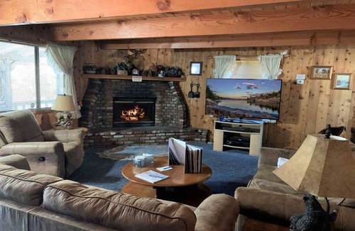 Big Bear City House | 110 m² House ∙ 2 bedrooms ∙ 6 guests