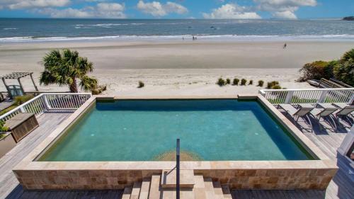 Isle of Palms House | 114 Ocean Blvd by AvantStay