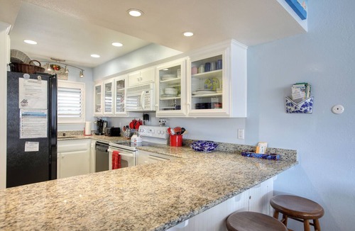 Downtown Condo | 117 Pismo Shores: 2 BR, 2.5 BA Condominium in Pismo Beach, Sleeps 6