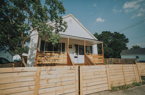 Wilmington House | 12 Min Walk to Riverfront, Beautiful Peaceful Home