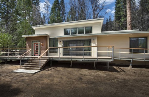 North Wawona Cabin | 133 m² Cabin ∙ 3 bedrooms ∙ 6 guests