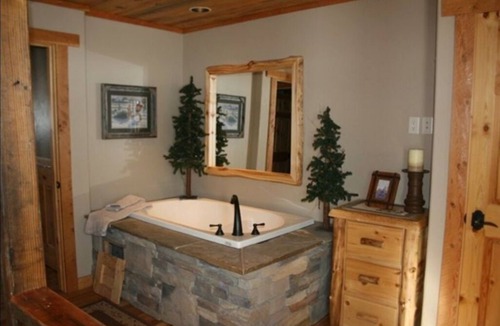 Afton Condo | 15) 1 BEDROOM WITH LOFT CONDOS - 3 QUEENS- The Mountain Inn