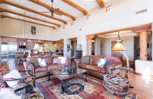 Carefree House | 180-degree Sweeping Views at Southwestern Masterpiece near The Boulders