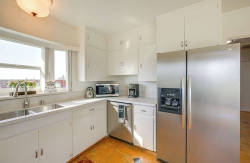 Woodlake House | 19 Mi to Sequoia Nat’l Park: Mtn-View Woodlake Gem