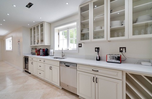 Kettering Villa | 1917 Historical 9-bedroom Mansion with Heated Pool with slide on 5 acres of land
