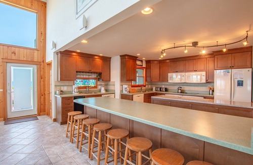 Ocean Sands House | 1922 - Salt Spray - Oceanfront Corolla Retreat w/Hot Tub & Views