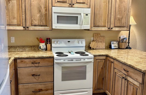 Brian Head Condo | 1BD Ski-in/Ski-out Condo Near Lift 8 & 1. Grab a Lift and Ski To Either Lodge.