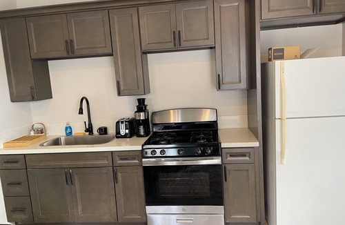 Golden Hill House | 1br/1ba newly renovated, newly furnished downstairs unit of a duplex