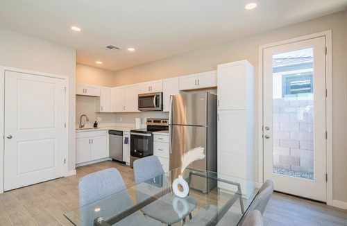 Glendale Apartment | 1BR/1BA w/King Bed – Prime Location
