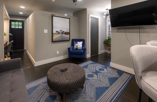 Ludlow Apartment | 1BR Apt, Minutes to Downtown Cincy, Stadiums, Bars