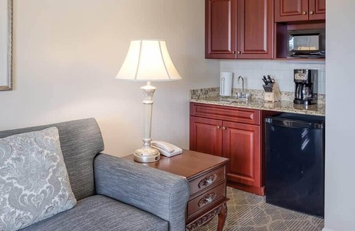 Jamestown Condo | 1br SU Overlooking Breathtaking Narragansett Bay!