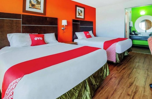 Ridgecrest Hotel | 2 Affordable Rooms with 2 Queen Beds Perfect for Families Exploring Ridgecrest