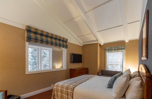 Elkhorn Hotel | 2 Apartments w/2BR each | Enjoy the Mountain View & Access to Village Dining