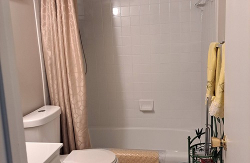 Neabsco House | 2-bdrm apt in charming Woodbridge w/AC, WiFi, 45 mins south of Washington, DC