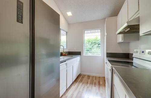 Olde Solana Beach Condo | 2 Bed 2 bath walk to beach and fiber internet 1500 sq ft
