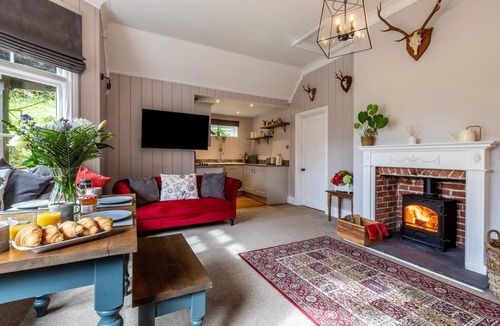 Tollard Royal House | 2 Bed in Tollard Royal (oc-b29641)