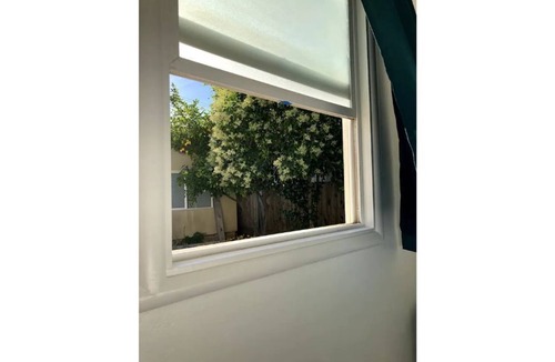 Modesto House | 2 Bed Near Doctors Hospital: Beautiful, Sunny, New