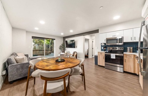 Cliff - Cannon Apartment | 2 Bedroom 2 Bath Downtown