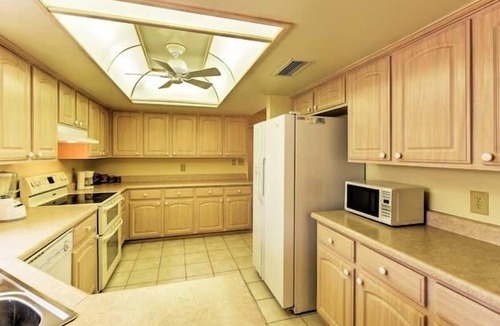 Cottonwood Apartment | 2 Bedroom 656075 by Houzlet
