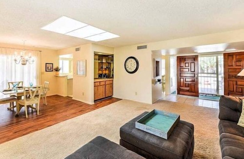 Cottonwood Apartment | 2 Bedroom 656075 by Houzlet