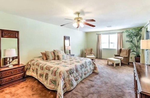 Cottonwood Apartment | 2 Bedroom 656075 by Houzlet