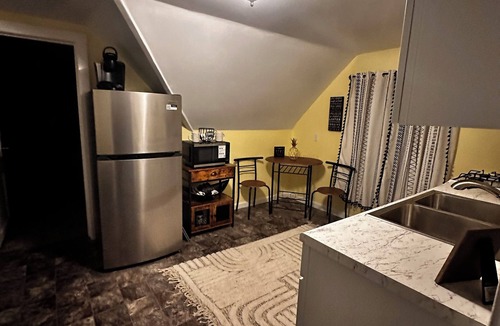 Fort Wayne Apartment | 2-bedroom apartment near downtown Fort Wayne