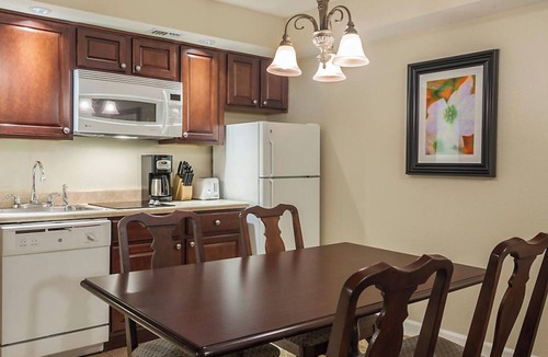 Williamsburg Condo | 2 Bedroom Condo, Sleeps 6 at Bluegreen Patrick Henry Square Resort!