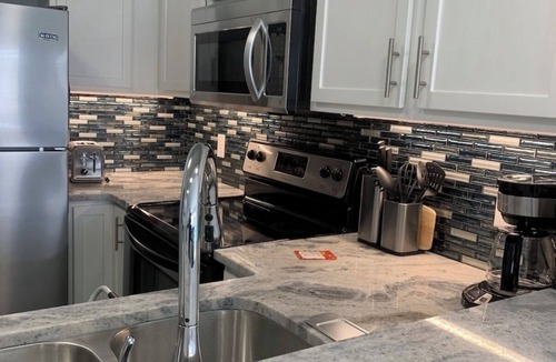 Northeast Virginia Beach Condo | 2-bedroom condo in Virginia Beach, block and a half to the beach, pool access