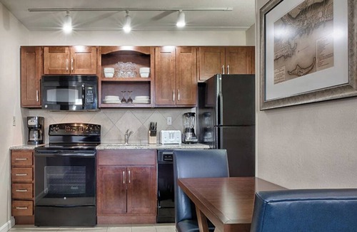 The Point Condo | 2 Bedroom Condo w/Kitchen, Sleeps 6, in Downtown Newport, Long Wharf Resort!