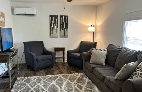 Reidsville House | 2 Bedroom Guest House in Reidsville